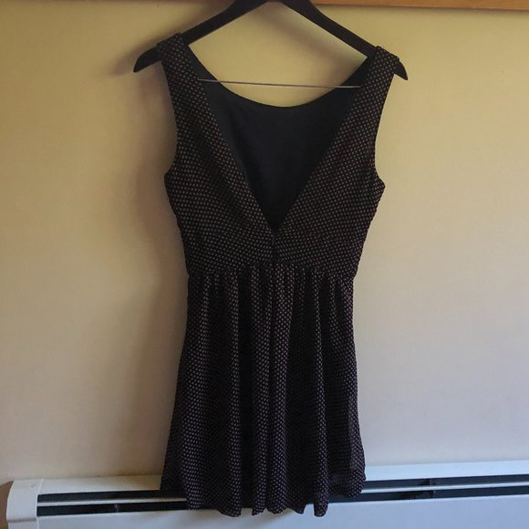 Lovposh Sleeveless Dot Dress - Picture 2 of 2